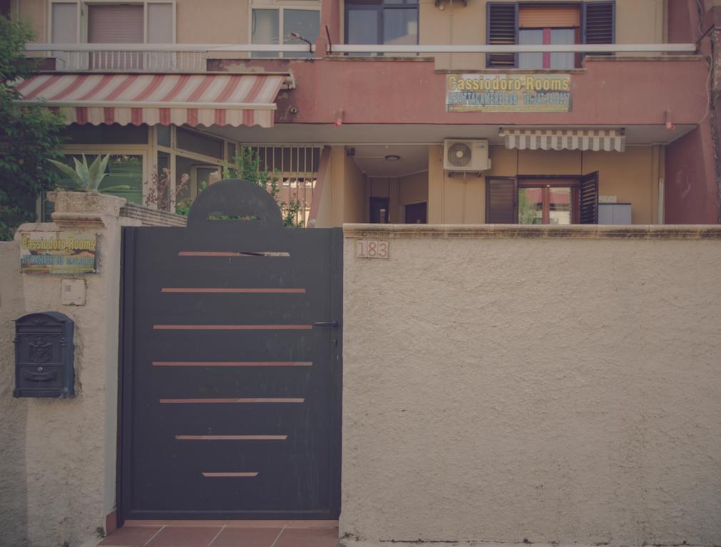 Cassiodoro Rooms Affittacamere Catanzaro Bagian luar foto