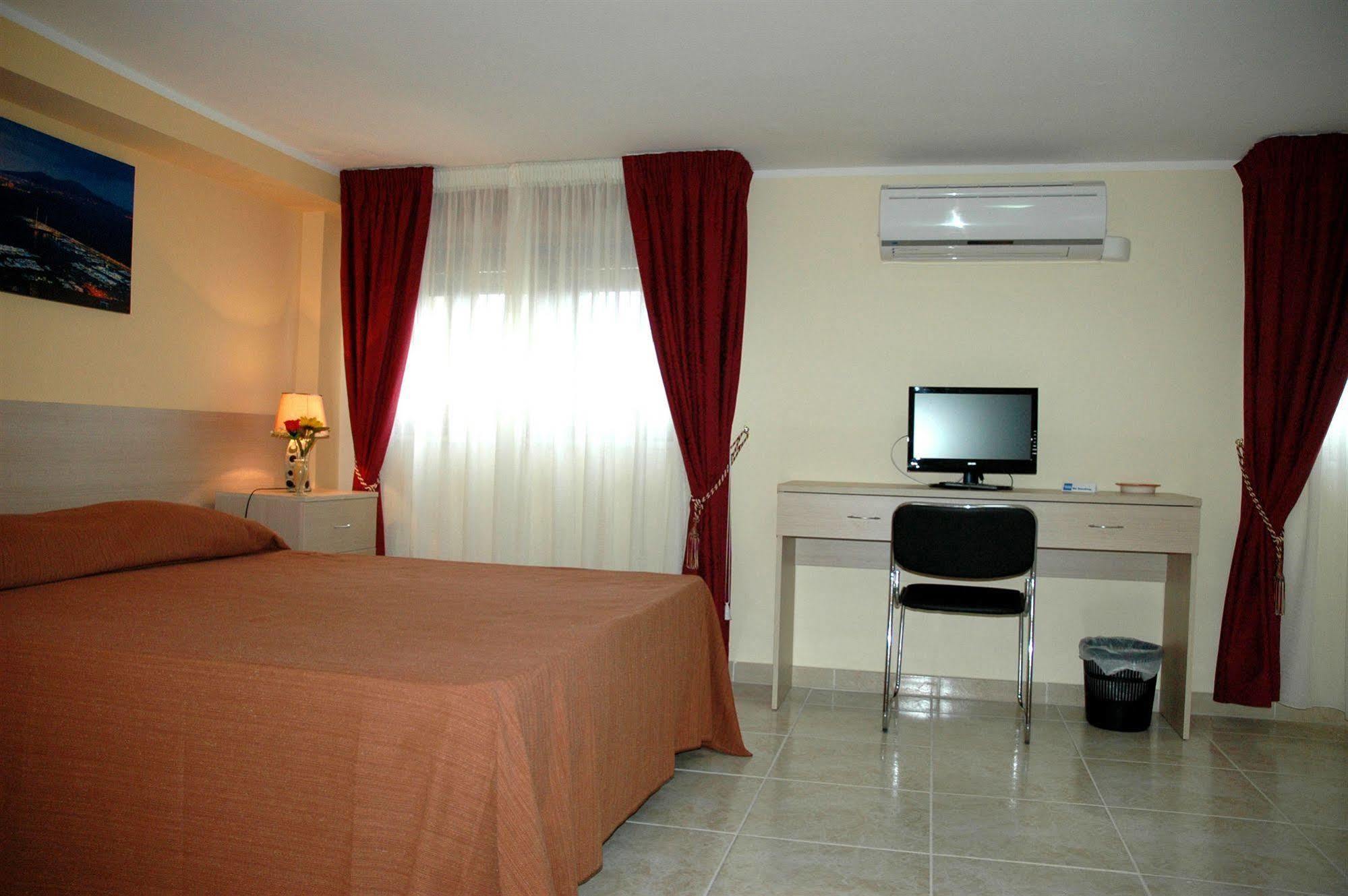 Cassiodoro Rooms Affittacamere Catanzaro Bagian luar foto