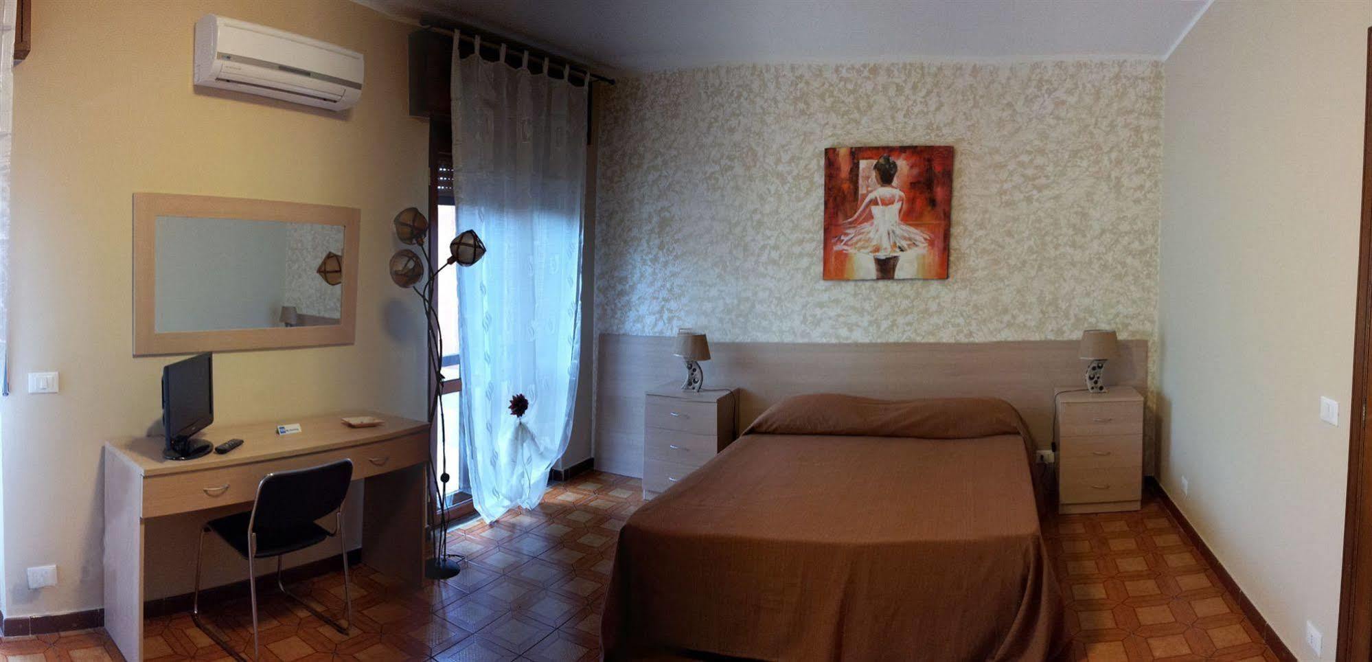 Cassiodoro Rooms Affittacamere Catanzaro Bagian luar foto